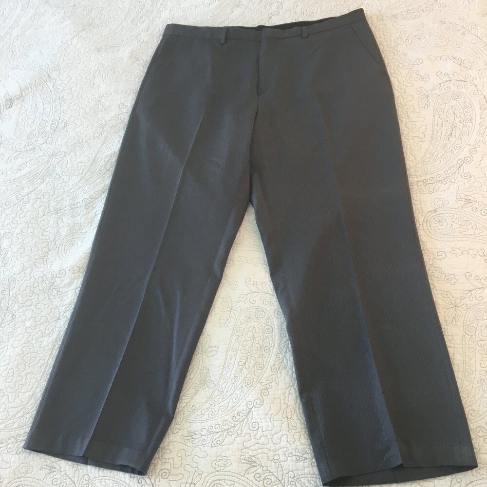 Calvin Klein 36/32 flat front gray pinstripe, like a soft light weight wool